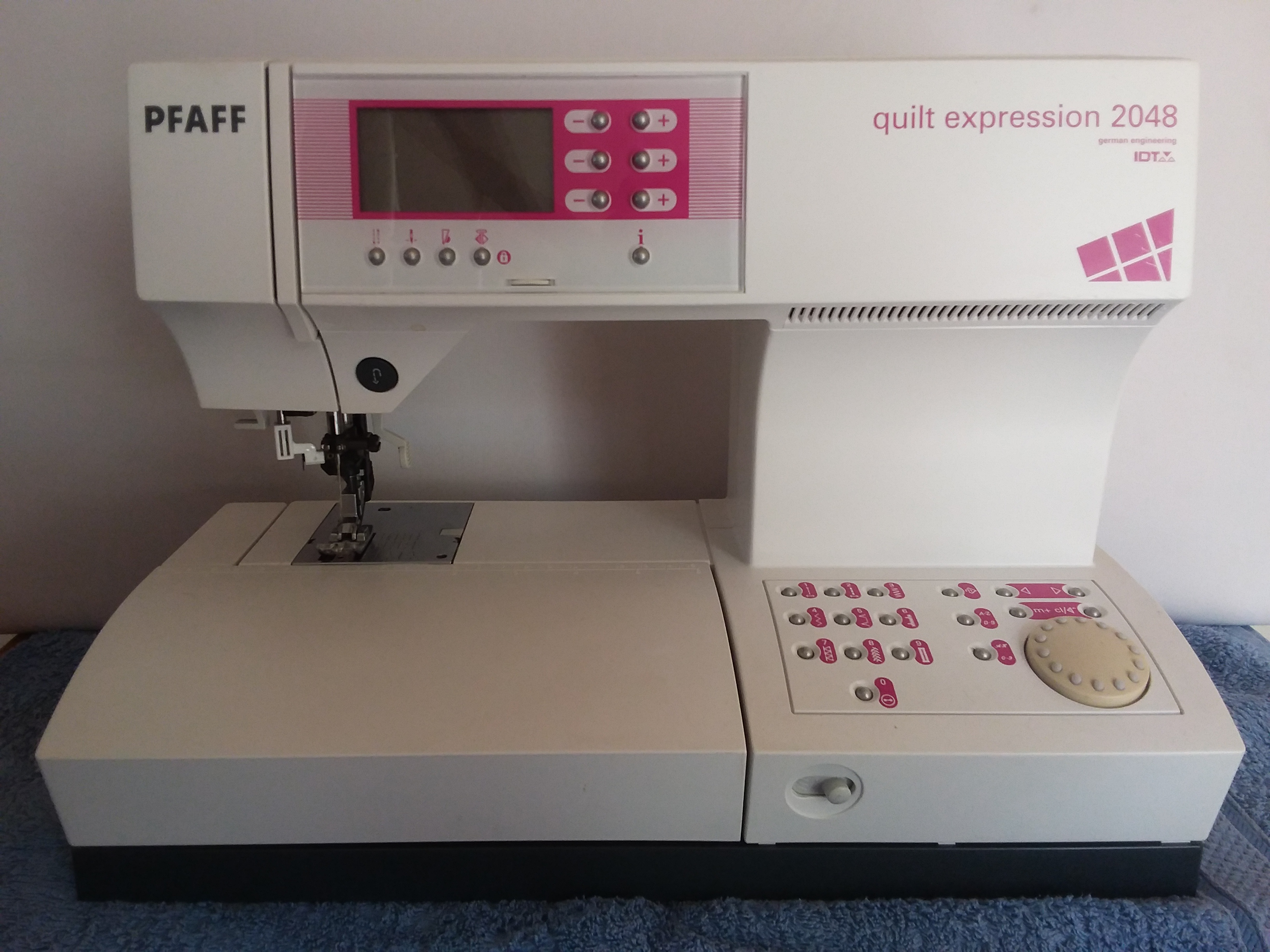 Brugt PFAFF Quilt Edition 2048 BRUGTE SYMASKINER Allans Symaskiner