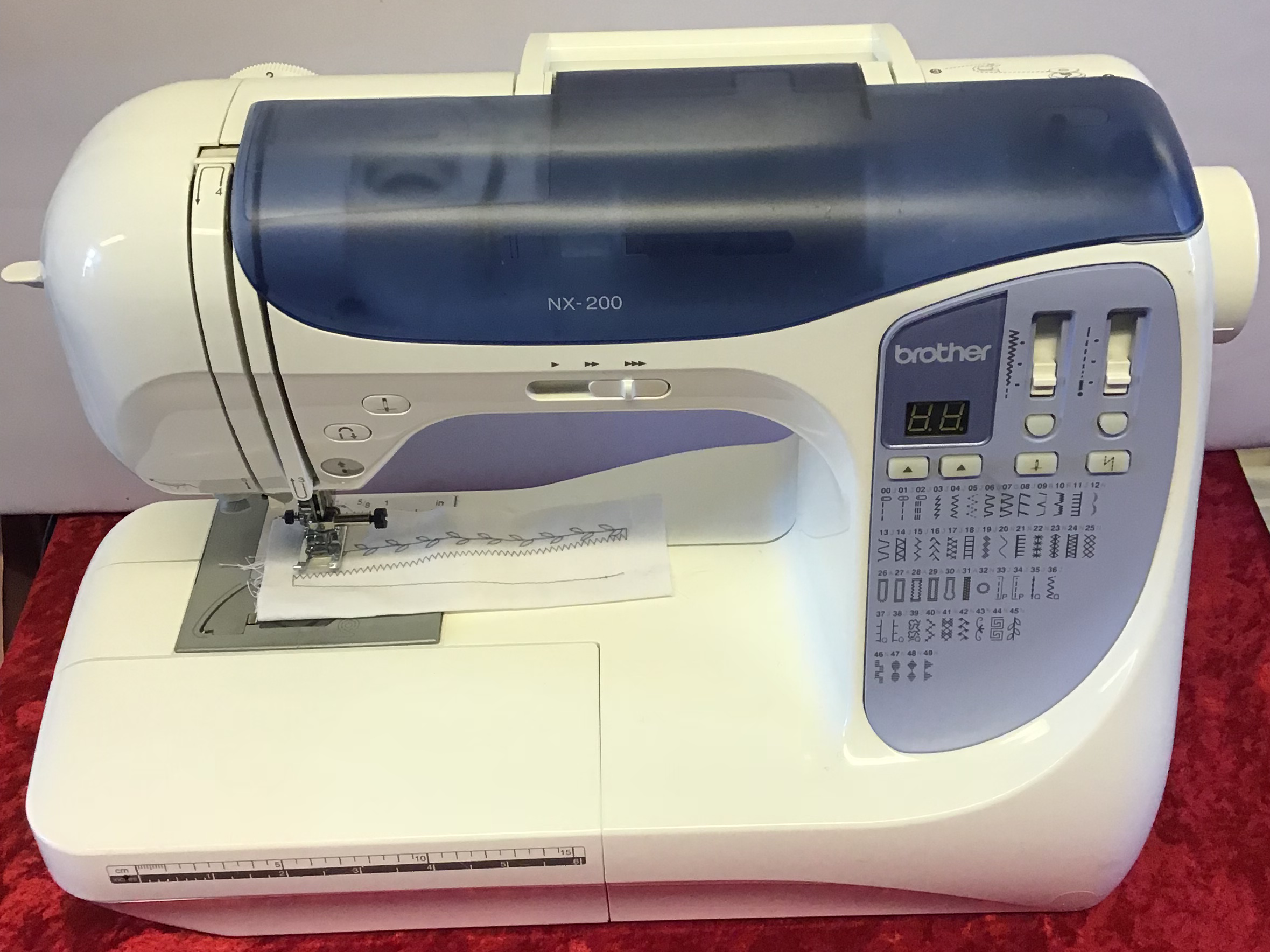 Lettere brugt BROTHER NX200 BRUGTE SYMASKINER Allans Symaskiner c/o Ribes Broderi og Garn